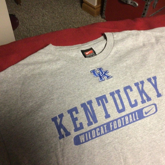 NCAA KENTUCKY Wildcats tshirt - Picture 2 of 2
